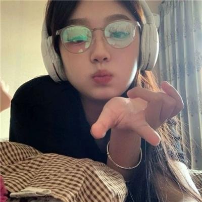 抓着彩虹的男人